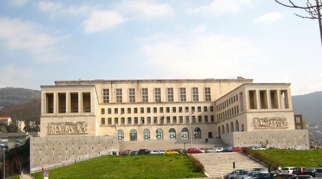 Đại học Trieste là ngôi trường nổi tiếng có quy mô vừa tại Italia